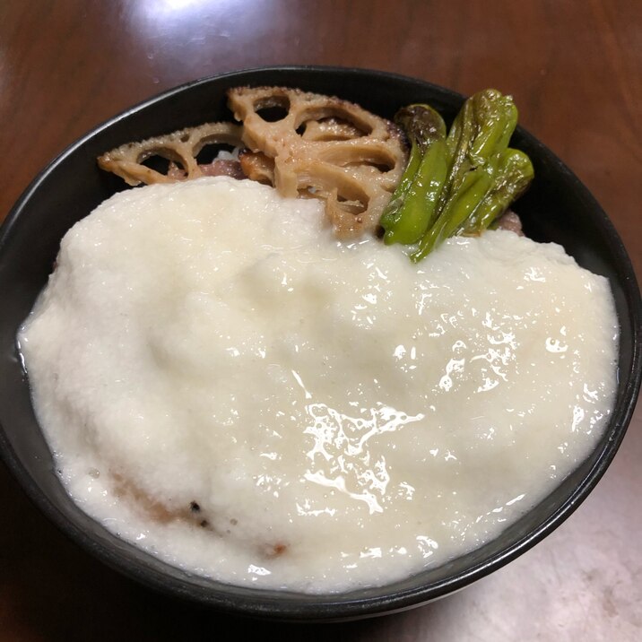 牛とろろ丼